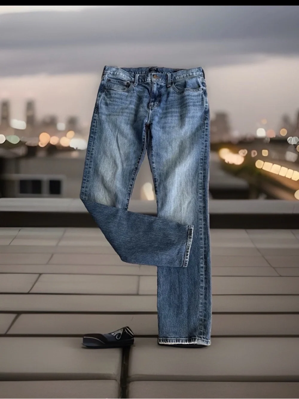 J.Crew Men’s Size W32-L32 Flex Slim Fit Jeans. Medium indigo wash. Great Cond.